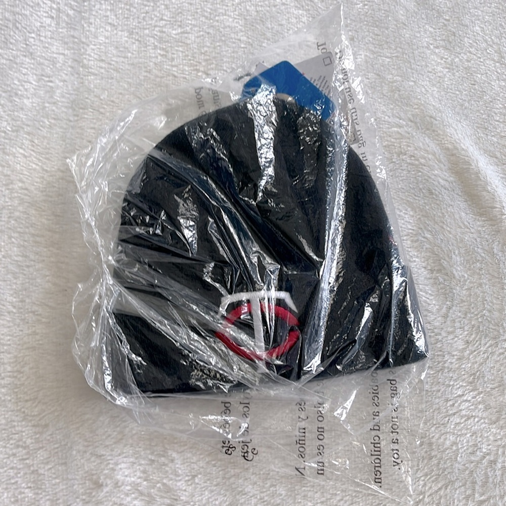 NWT MN TWINS beanie